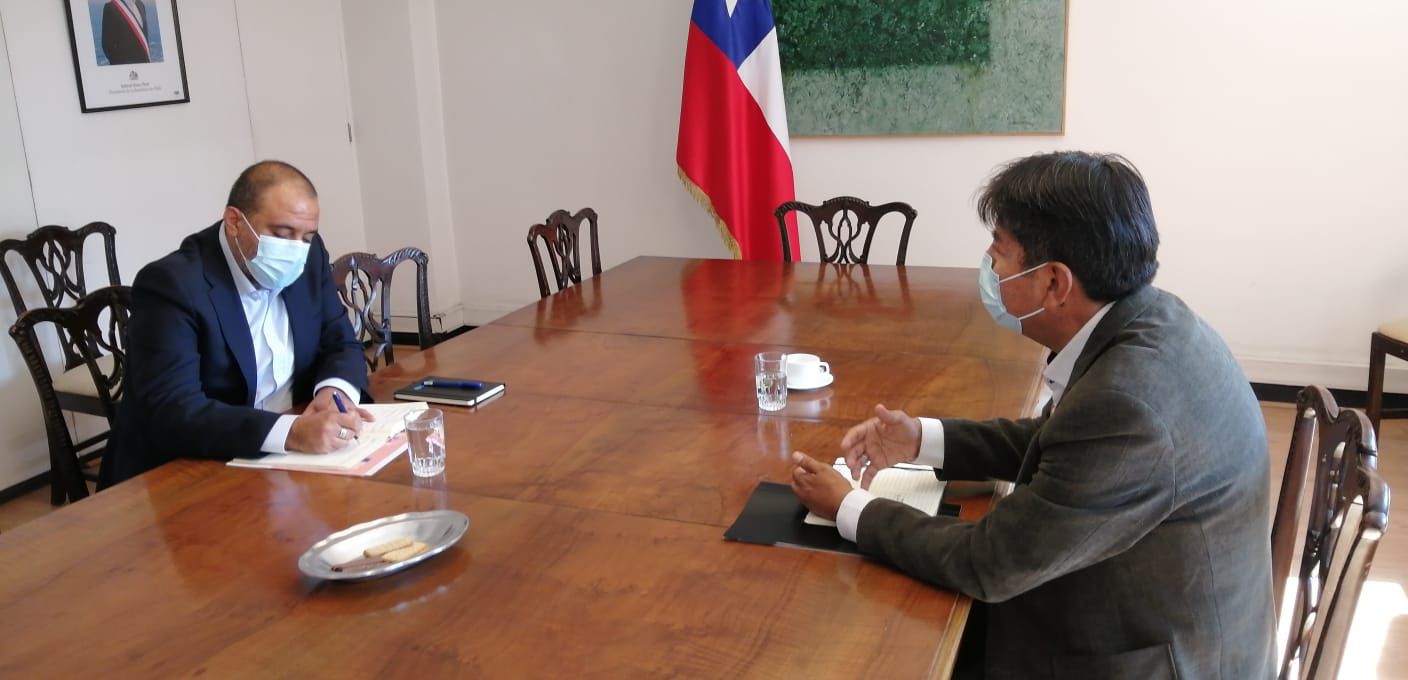 Senador Velásquez logra compromisos para la región en materia educacional