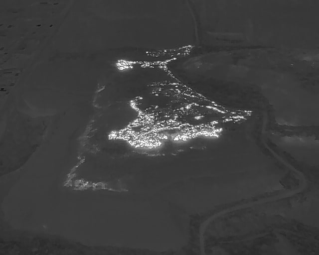 La ciudad no cuenta con los medios para combatir el incendio que ya supera las 16 hectáreas y se mantiene desde el miércoles pasado, ya que no puede ingresar al lugar personal ni maquinaria por la intensidad de las llamas y toxicidad del humo, por lo cual el Gobernador Regional confirmó que tanto la Delegación Presidencial como el Ministerio del Interior están de acuerdo en traer desde otros puntos del país helicópteros lanza agua.