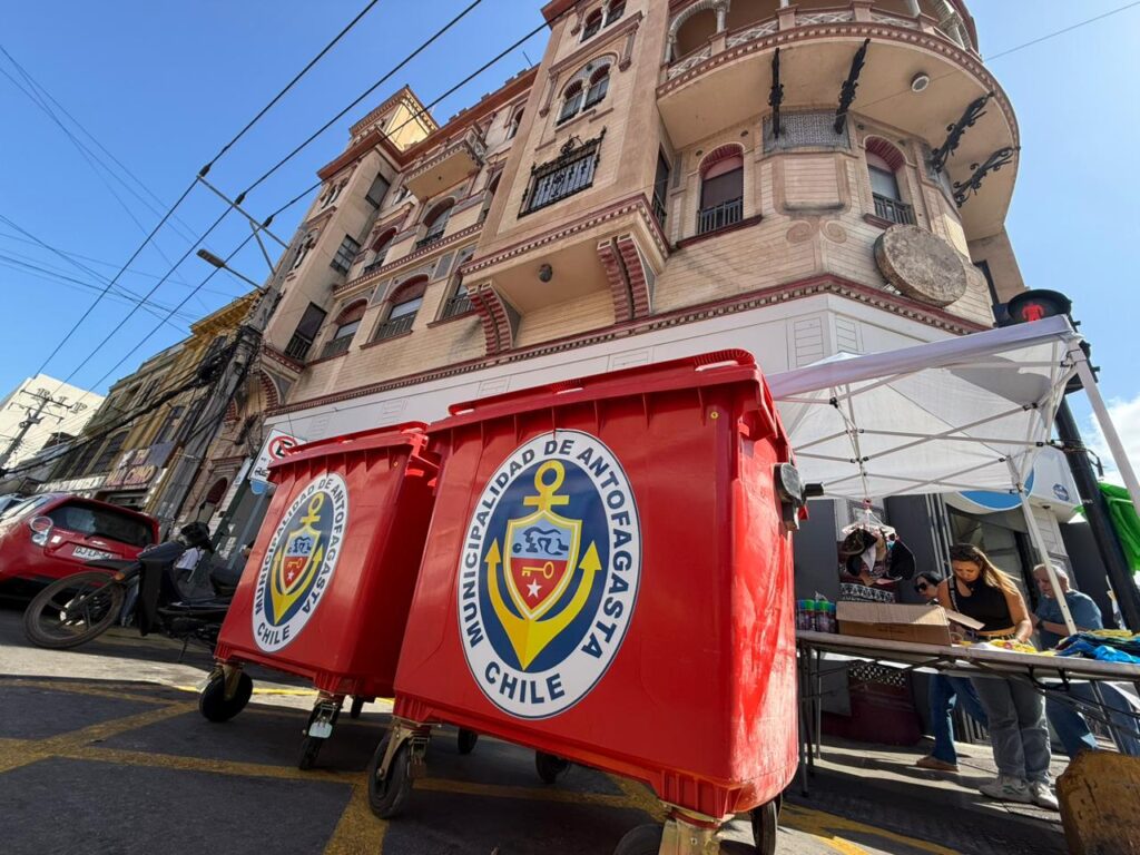 "Luego de años de abandono": Instalan nuevos contenedores de basura en ...
