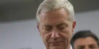 Cadem: 42% de los chilenos no aprueba al equipo de Ministros de José Antonio Kast 24084 kast triste 1