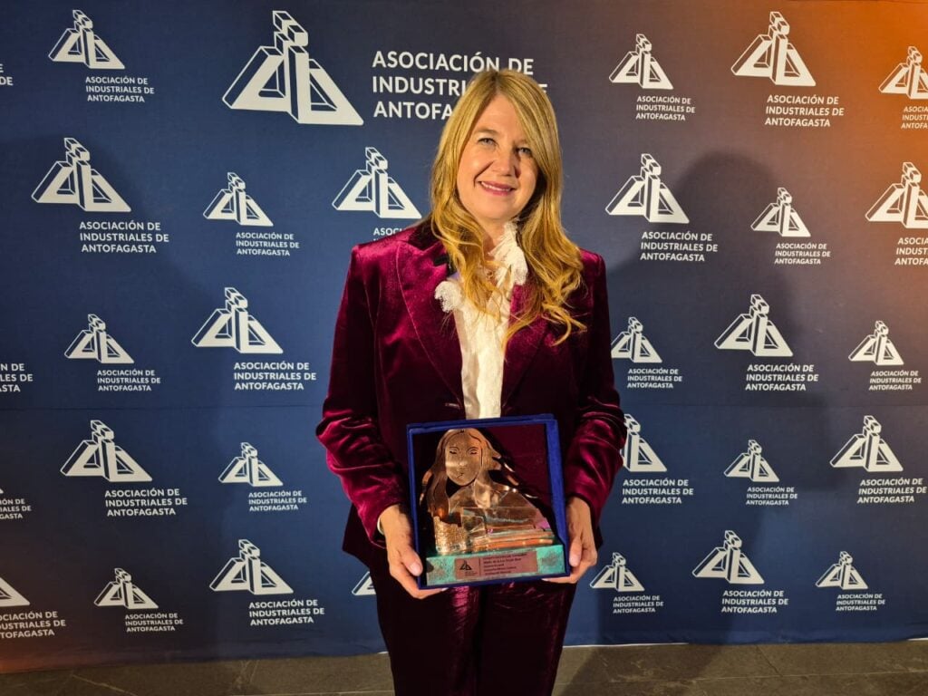 Maria de la Luz Osses premio Liderazgo Femenino 2